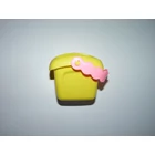 Citromsárga kis homokozó vödör állat mintákkal