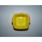 Citromsárga kis homokozó vödör állat mintákkal