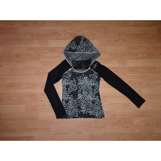 Kép a(z) 158-as vagány, fekete-ezüst alkalmi felső termékhez Kép a(z) 158-as vagány, fekete-ezüst alkalmi felső termékhez