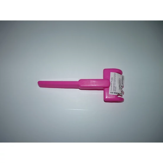 Gereblye homokozóba - ciklámen