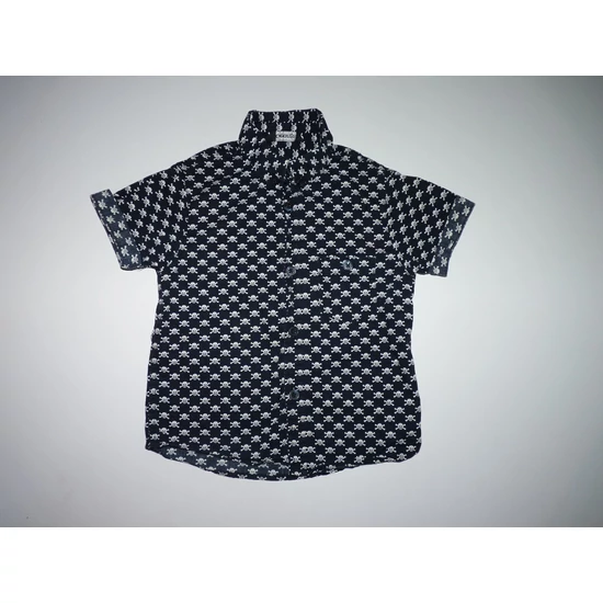 Kép a(z) 92/98-as vagány kalóz koponyás rövid ujjú ing termékhez